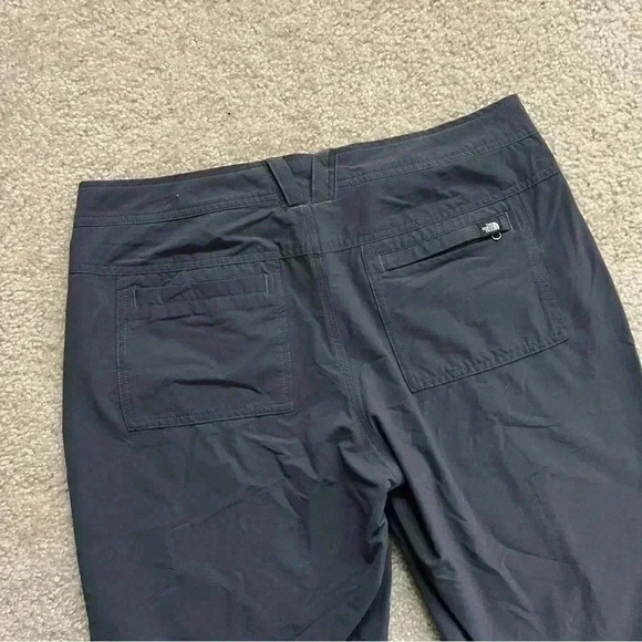 The North Face Women's Hiking Climbing Quick Dry Bermuda/Capri Shorts Gray US 10 - Picture 16 of 16